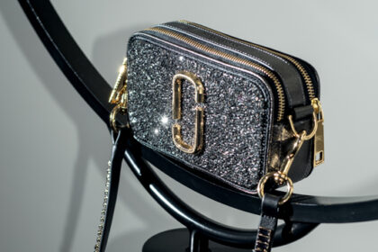 https://www.onenation.fr/wp-content/uploads/2022/06/Marc-Jacobs-Outlet_2.jpg