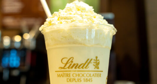 Lindt One Nation Paris Outlet